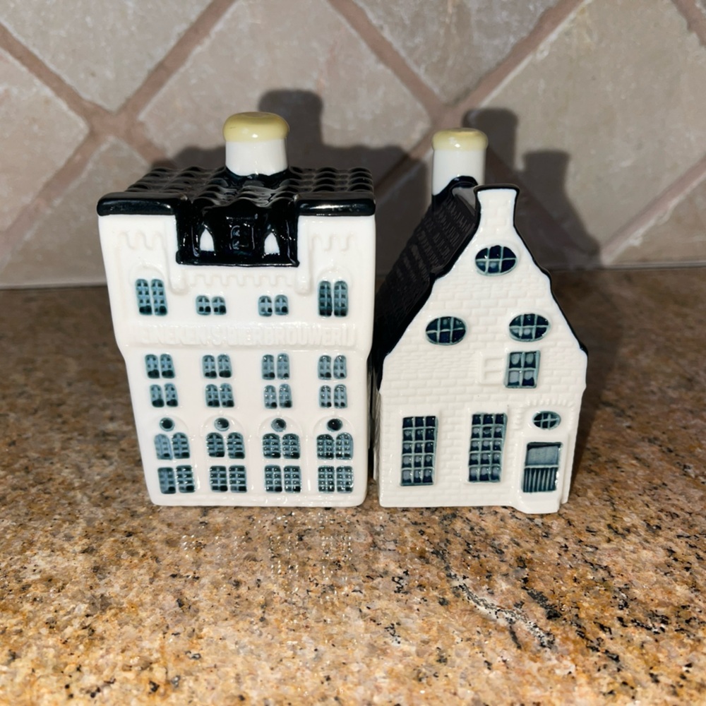 KLM Business class collectible 
39 & 95 Blue Delft House by BOLS